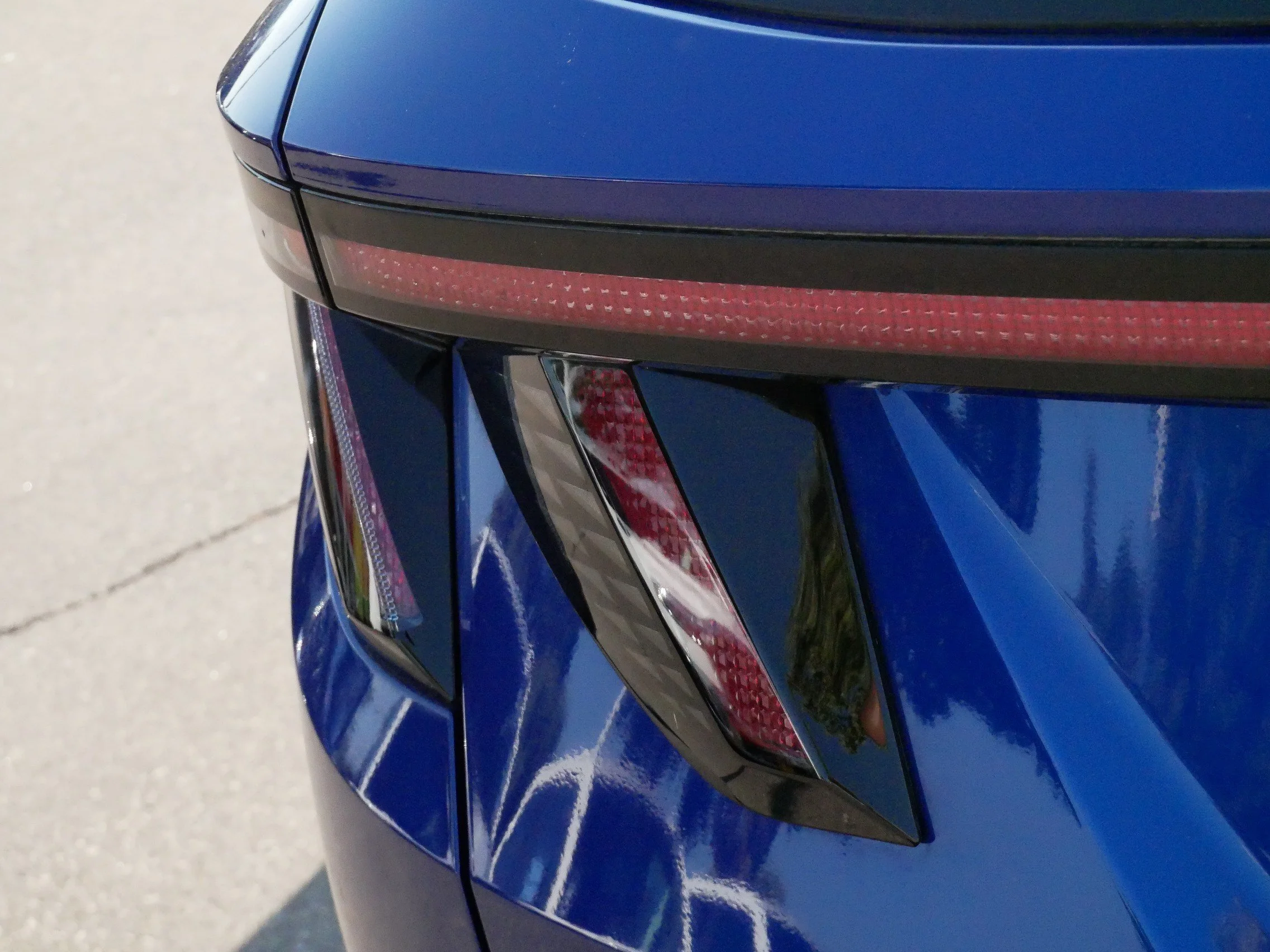 Used 2023 Intense Blue Hyundai SEL image 17