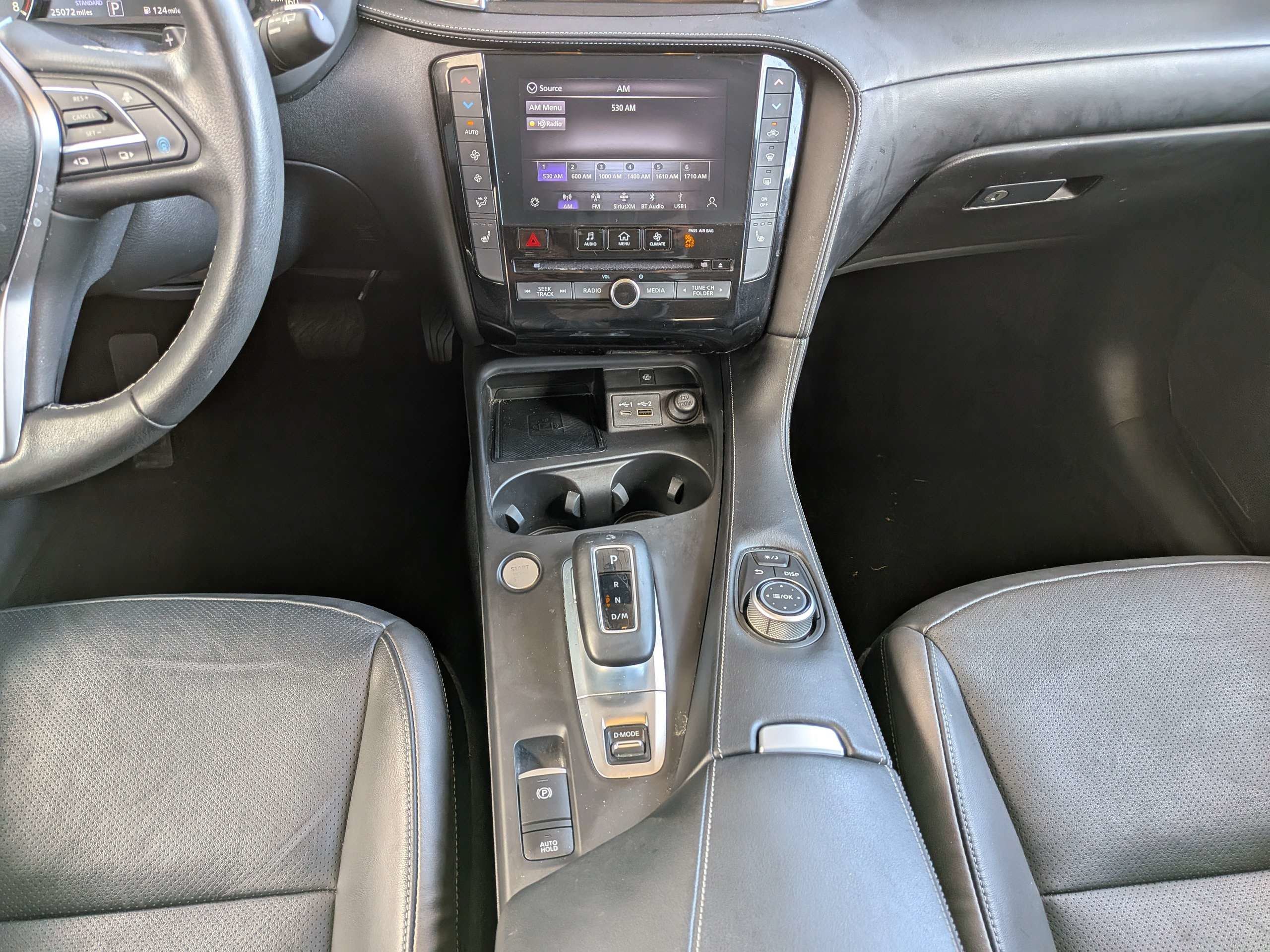 Used 2023 Gray INFINITI LUXE image 13