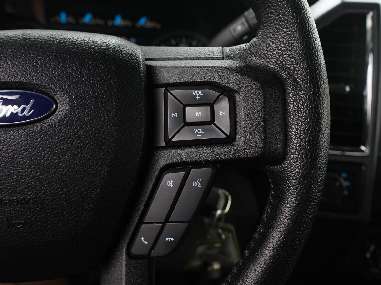 Used 2015  Ford XLT image 28