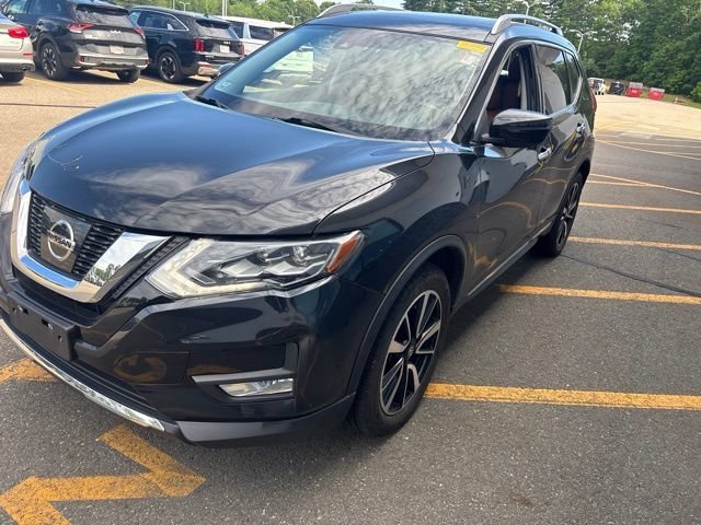 Certified Used 2017 Magnetic Black Nissan SL image 3