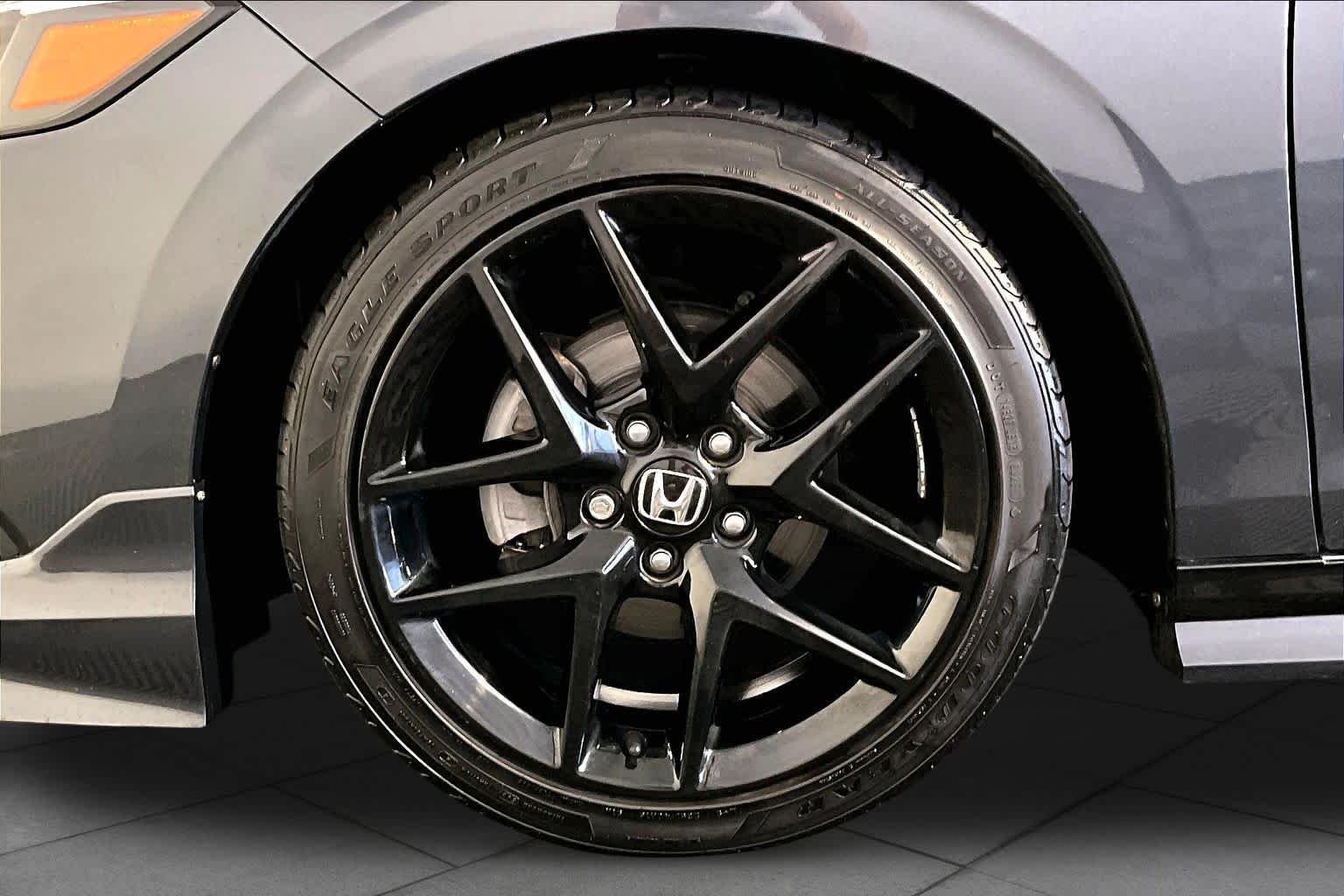 Used 2024 Meteorite Gray Metallic Honda Sport image 11