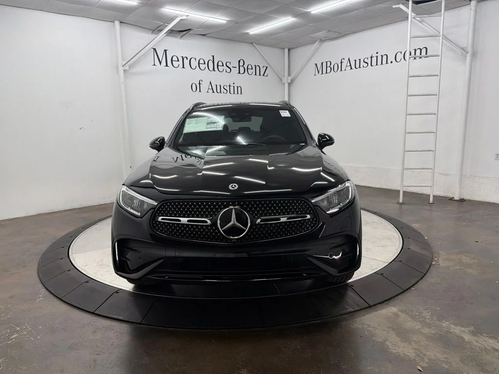 New 2026 Black Mercedes-Benz GLC 300 image 2
