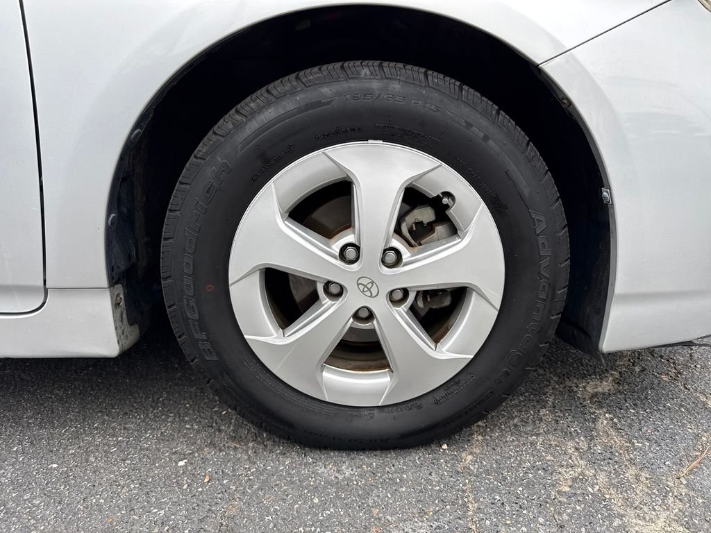 Used 2012 Classic Silver Metallic Toyota Two image 11