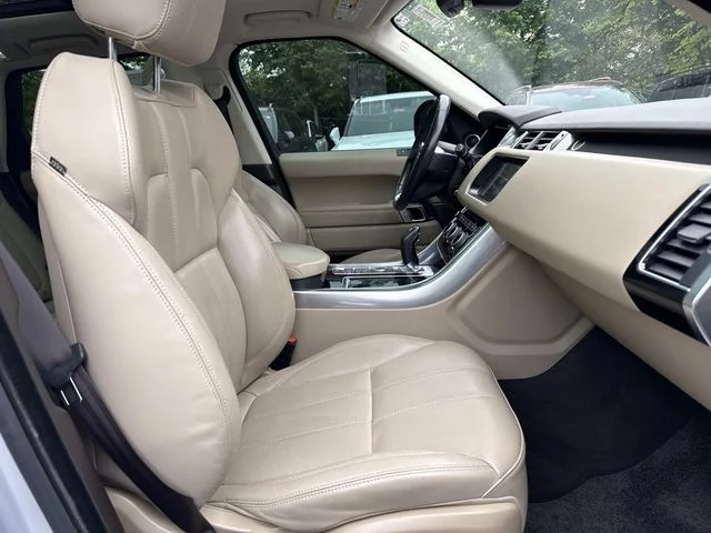 Used 2017 Silver Land Rover 3.0L V6 Supercharged HSE image 16