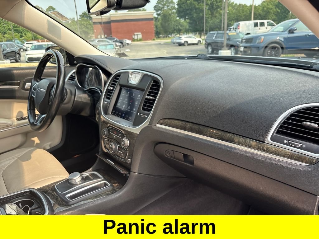 Used 2018 Silver Chrysler Limited image 45