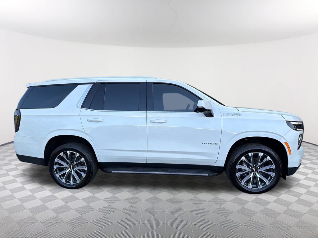 Used 2025 Beige Chevrolet High Country image 4