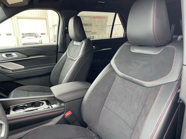 New 2026 Star White Metallic Tri-Coat Ford ST image 8