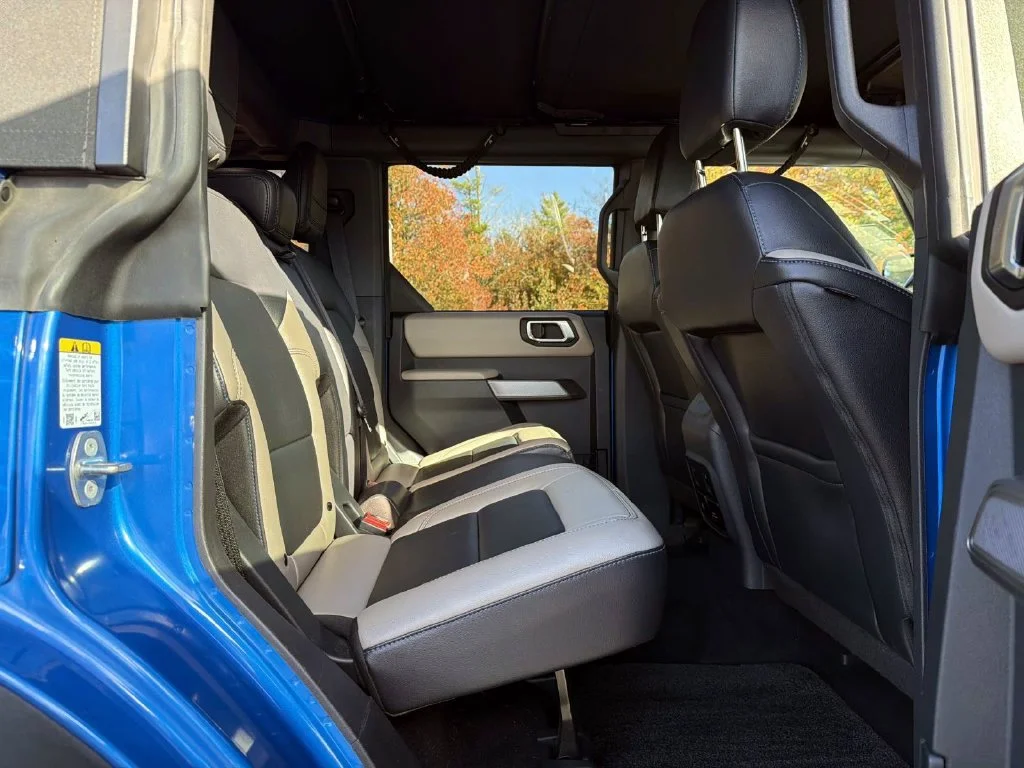 Used 2022 Velocity Blue Metallic Ford Wildtrak image 16