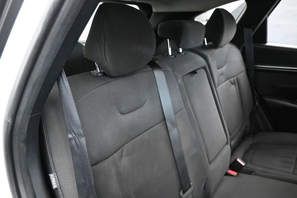 Used 2024 White Pearl Hyundai SE image 33
