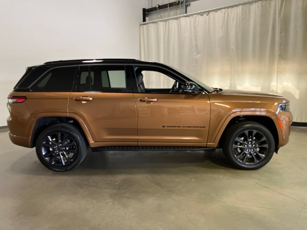 New 2026 Copper Shino Metallic Clear-Coat Exterior Paint Jeep Limited Reserve image 29
