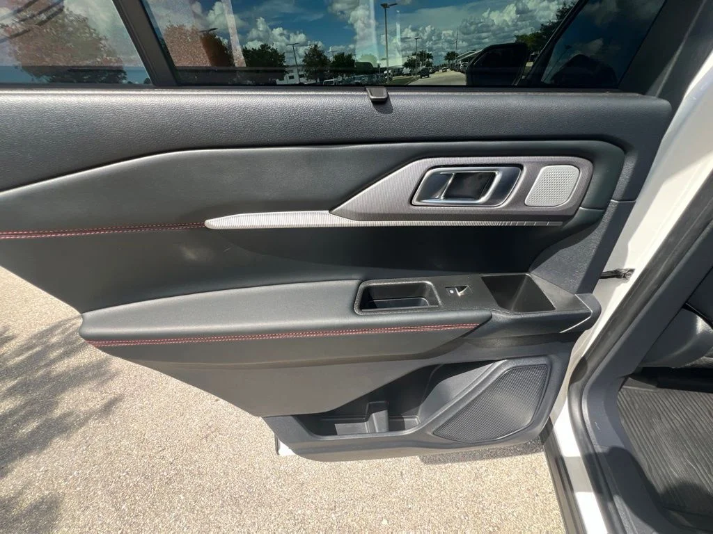 Used 2025 White Ford ST image 35