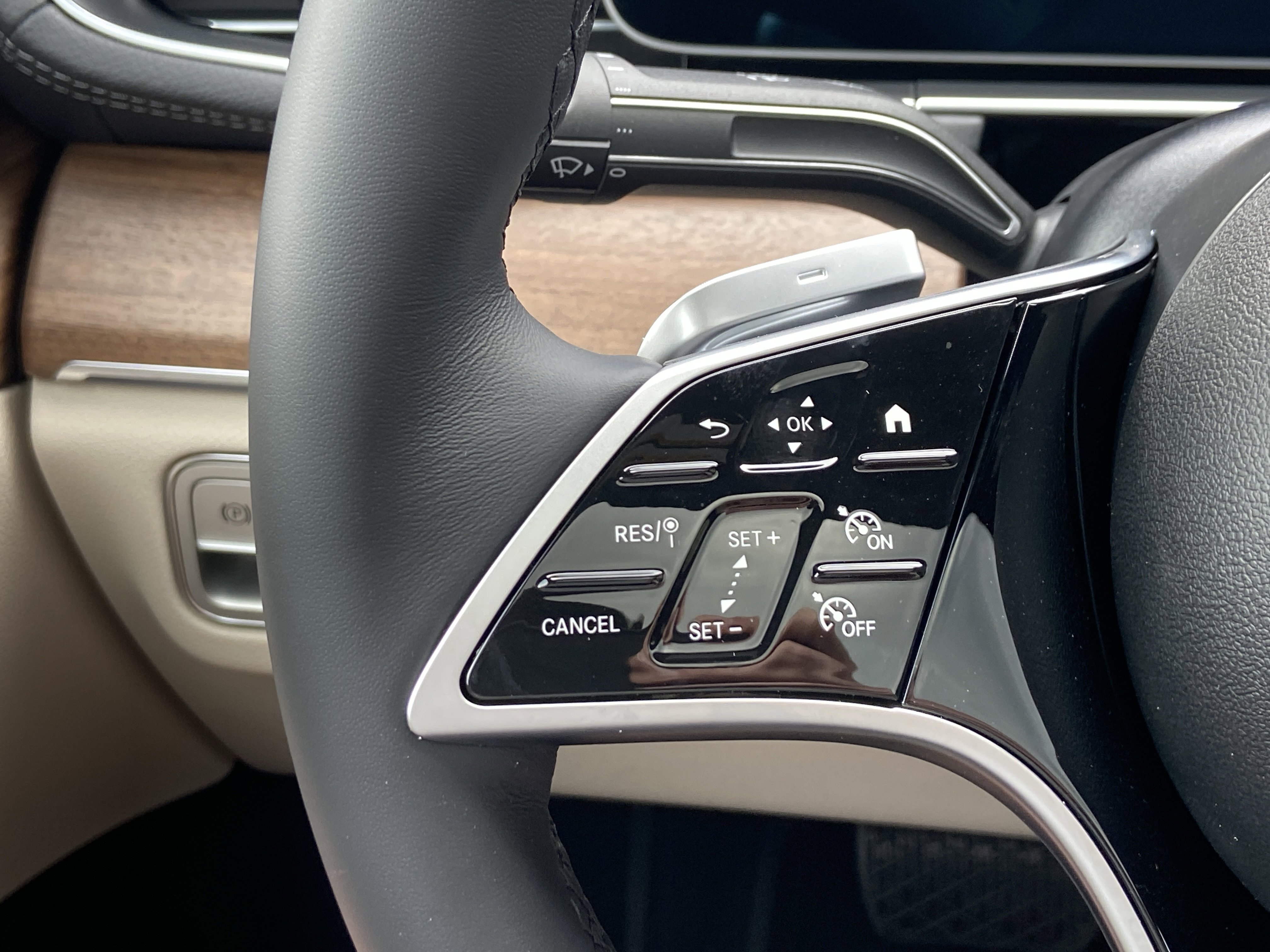 New 2026 Polar White Mercedes-Benz GLE 450 4MATIC® Coupe image 24