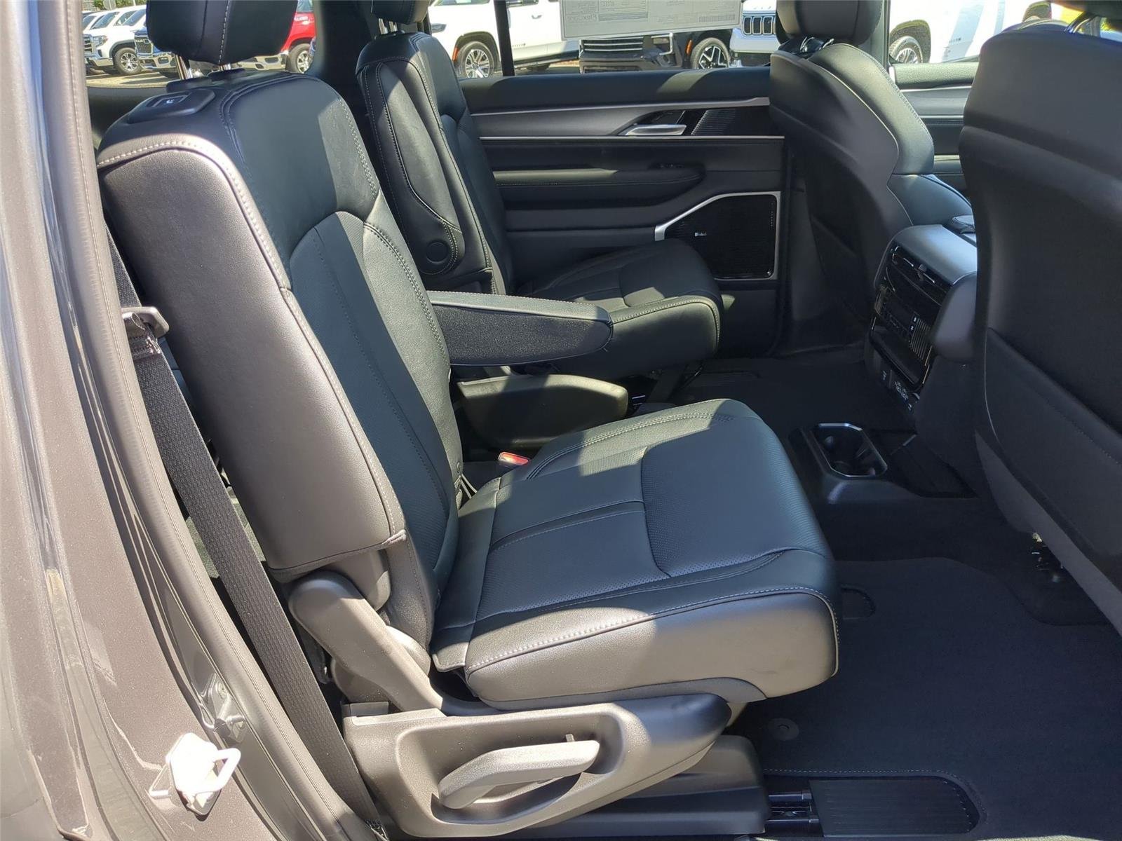 New 2026 Baltic Gray Metallic Clearcoat Jeep Limited Altitude image 31