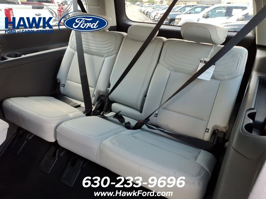 Used 2025 White Ford Platinum image 28