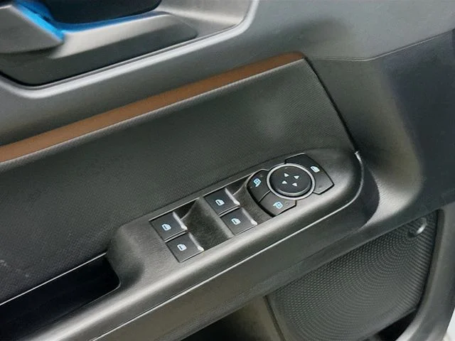 Used 2023 Silver Metallic Ford Outer Banks image 18