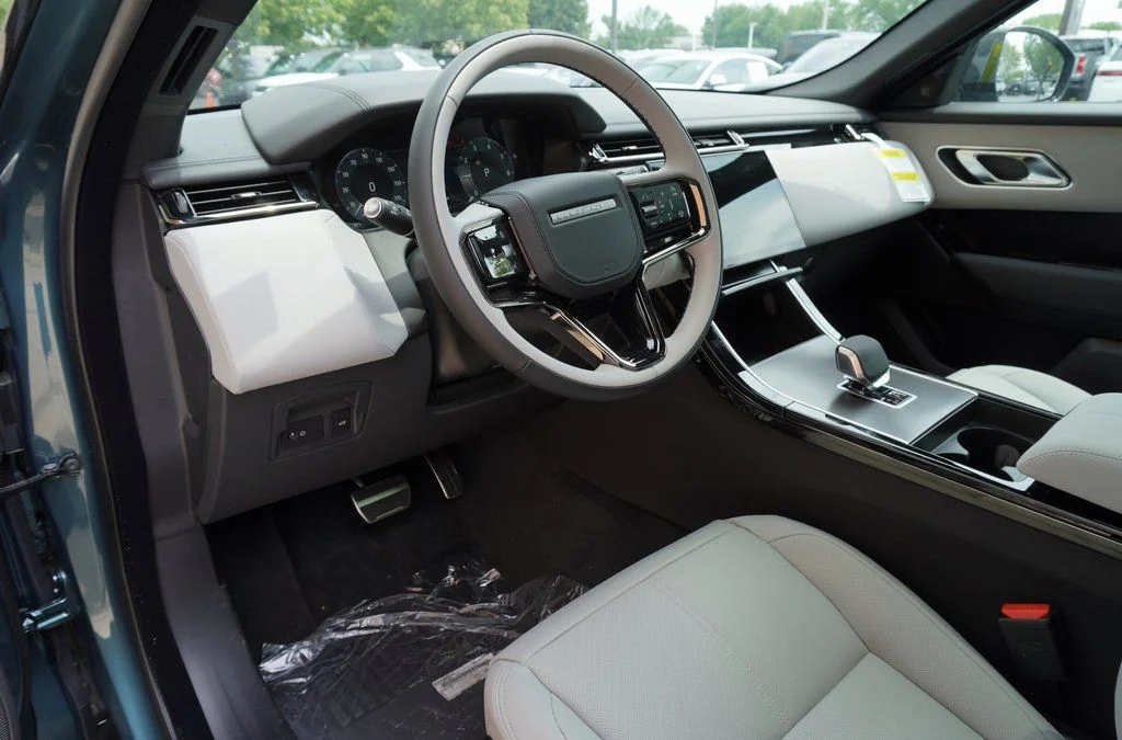 Certified Used 2026 Green Land Rover Dynamic SE image 12