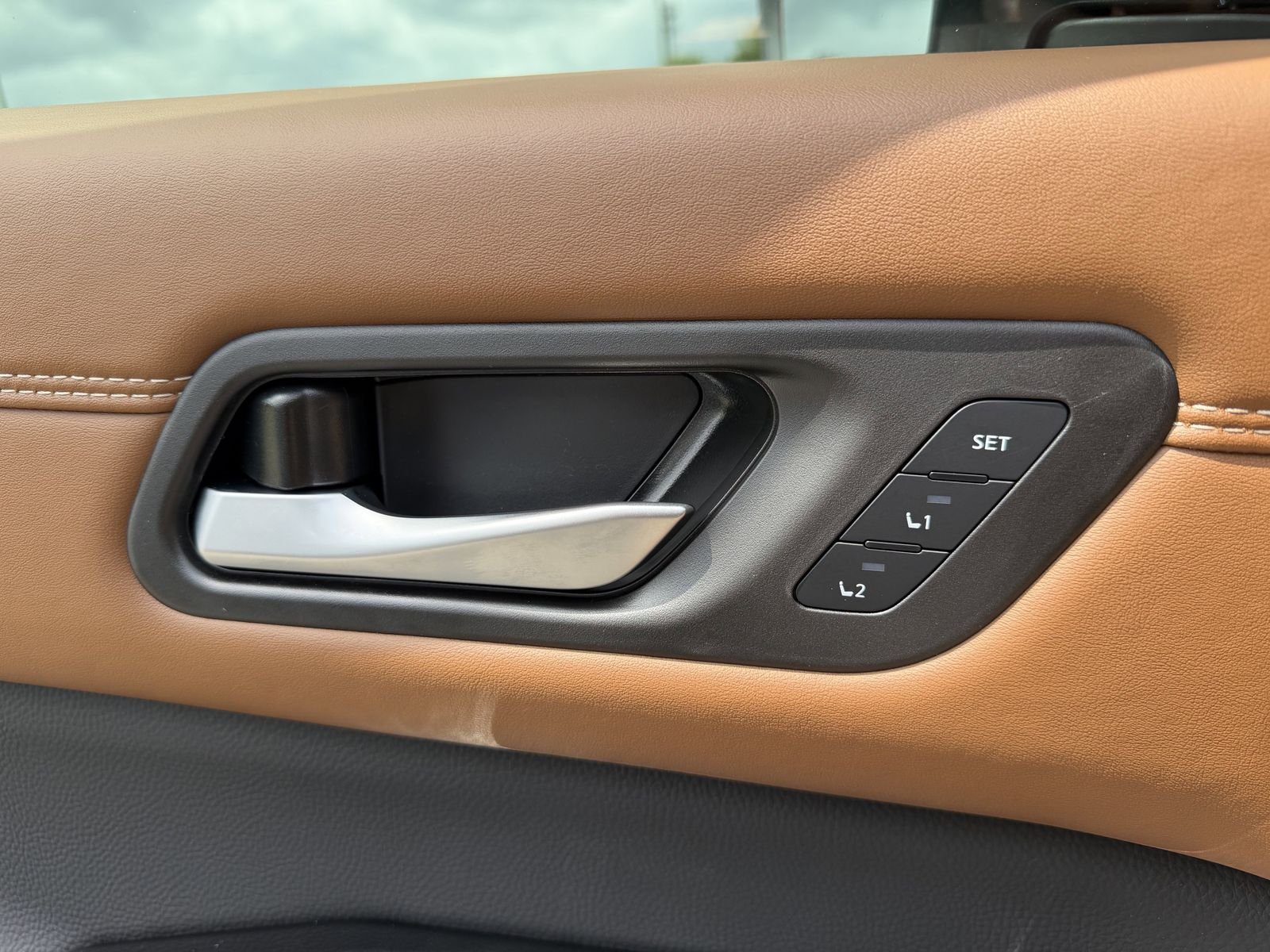 New 2026 Gray Nissan Platinum image 19