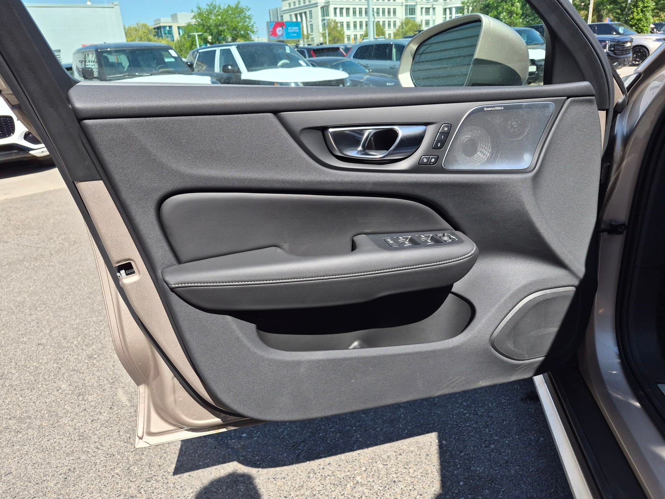 Certified Used 2026 Bright Dusk Metallic Volvo Ultra image 12