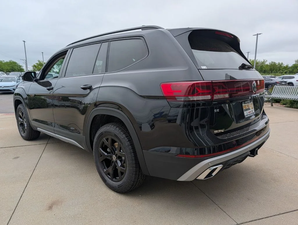 New 2026 Black Volkswagen 2.0T Peak Edition image 6