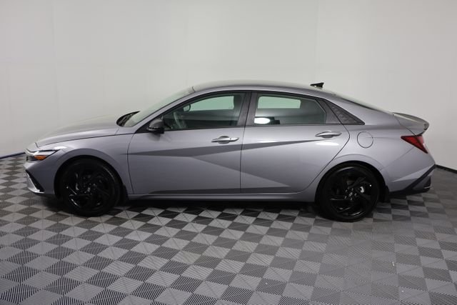Used 2026 Silver Hyundai SEL Sport image 5