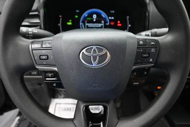 Used 2025  Toyota LE image 14