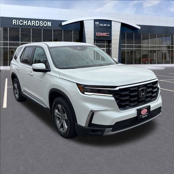 Used 2023 White Honda AWD EX-L 7 Passenger image 3