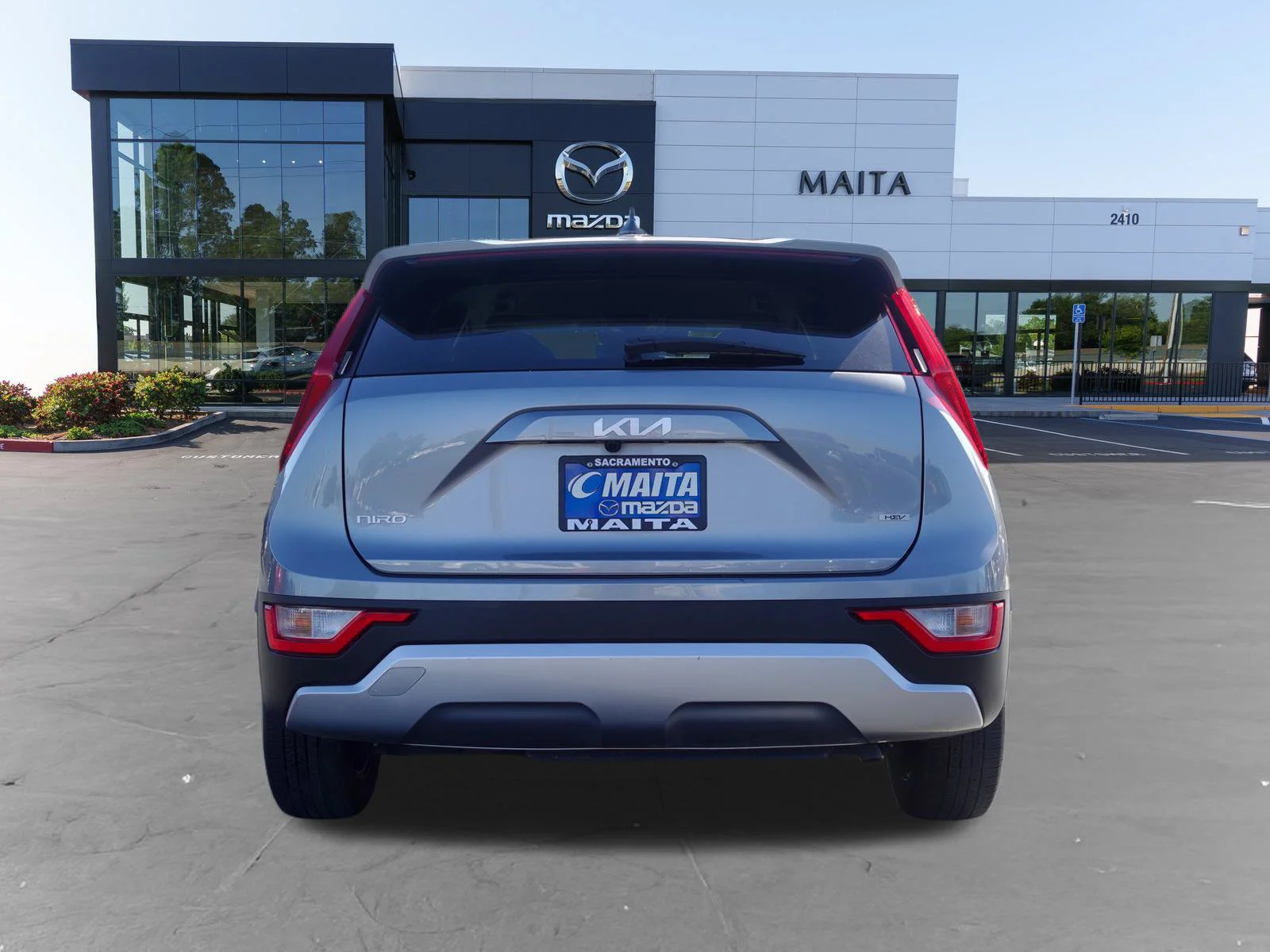 Used 2025 Steel Gray Kia LX image 4