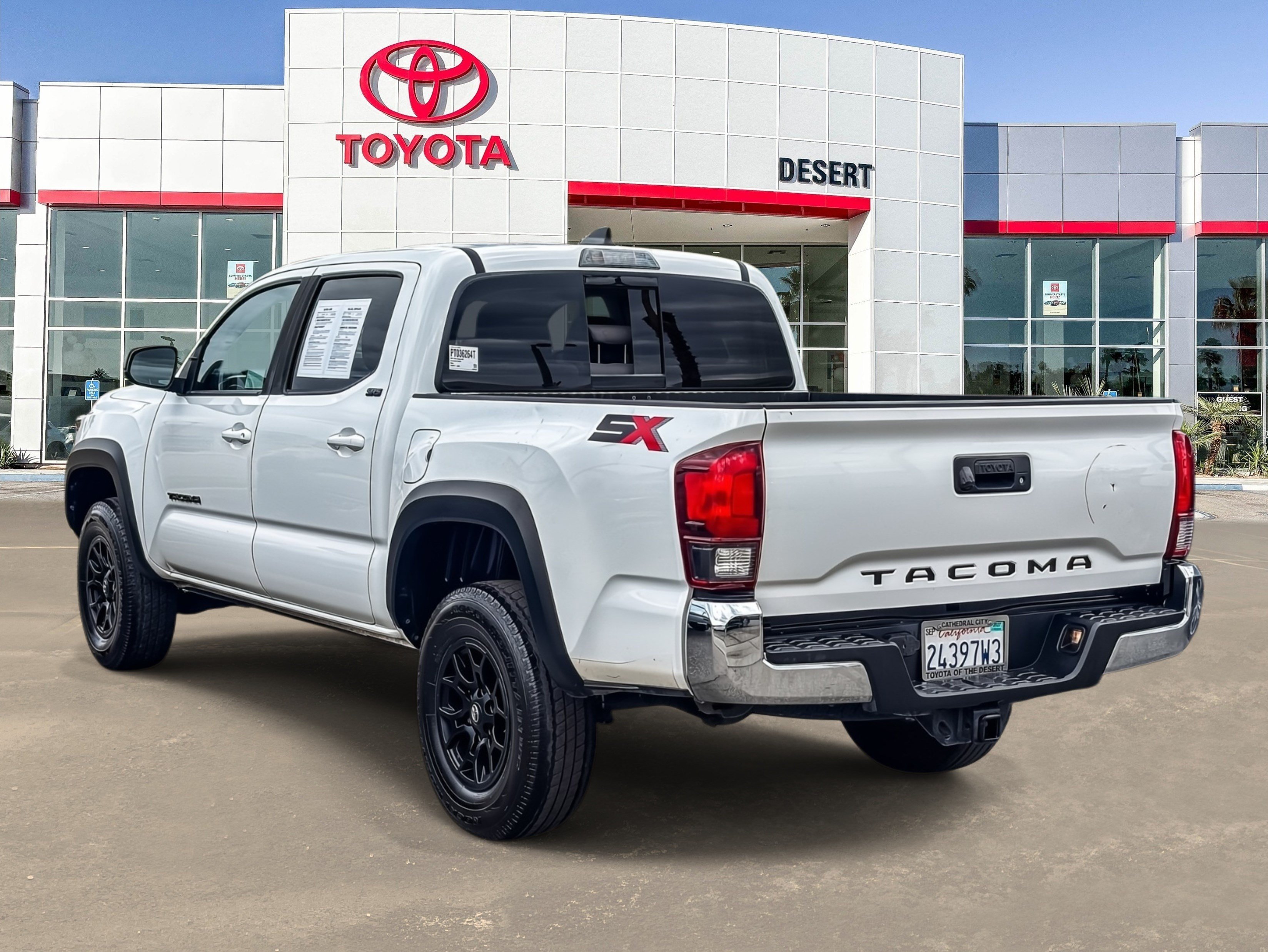 Used 2023 Ice Cap Toyota SR5 image 4