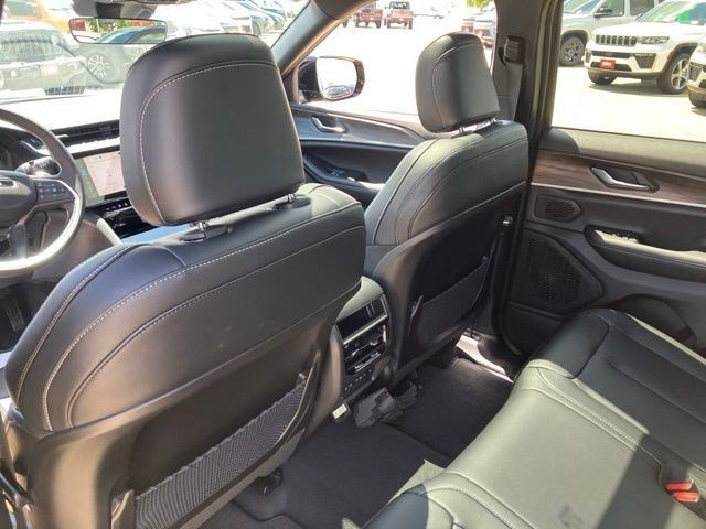 New 2026 Baltic Gray Metallic Clear-Coat Exterior Paint Jeep Limited image 22