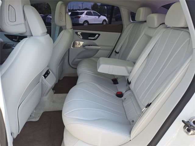 Used 2023  Mercedes-Benz 350+ Sedan image 20