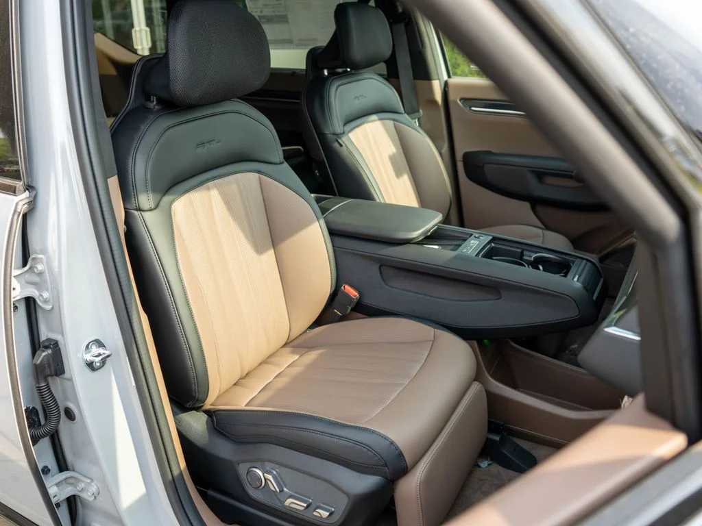 New 2026 Wolf Gray / Black Roof Kia GT-Line AWD image 9