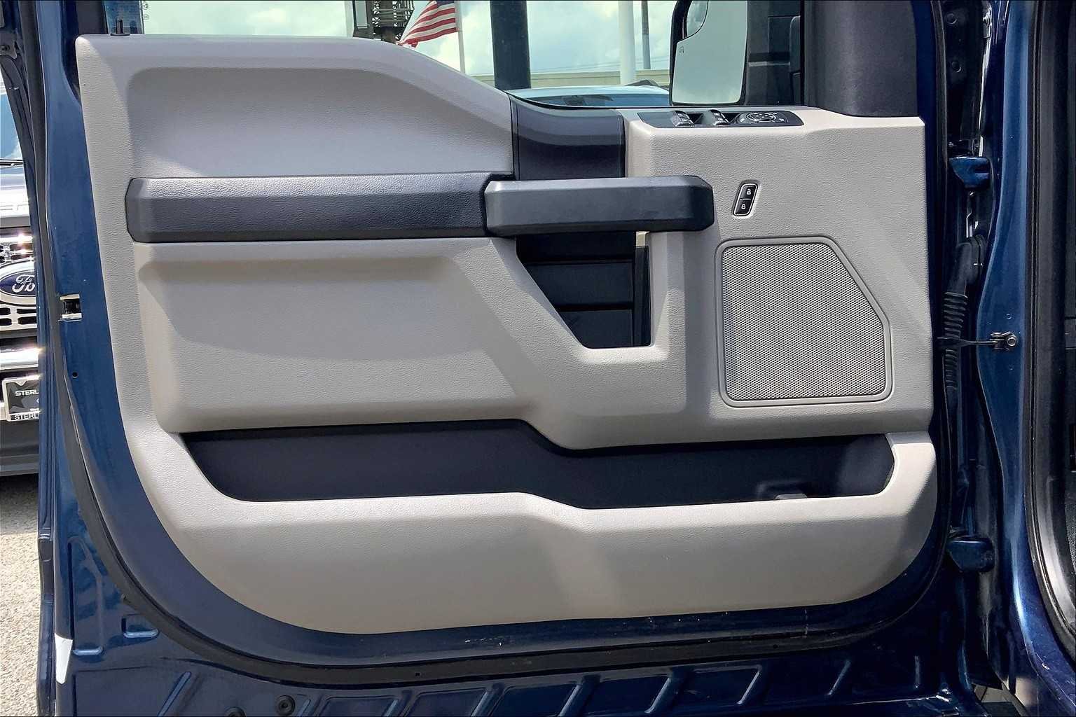 Used 2018 Blue Jeans Metallic Ford XL image 42