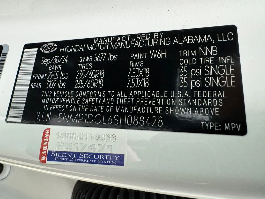 Certified Used 2025 White Hyundai SE image 31