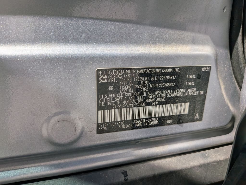 Used 2021 Silver Toyota XLE image 29
