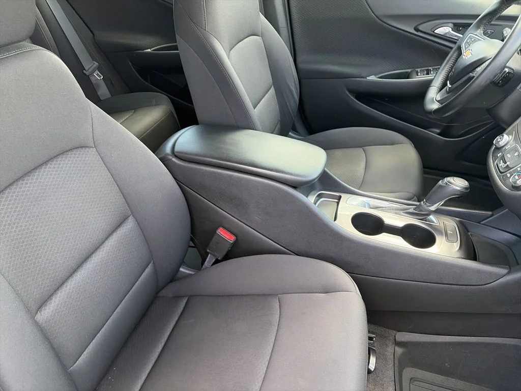Used 2020 Black Chevrolet RS image 31