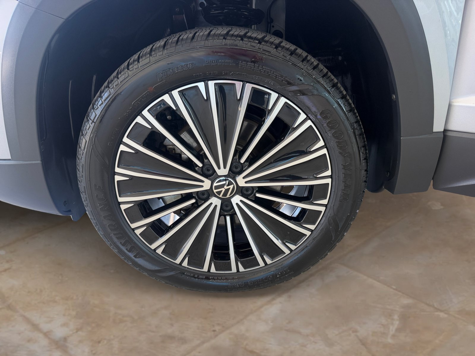 Certified Used 2025 Silver Volkswagen SE image 25