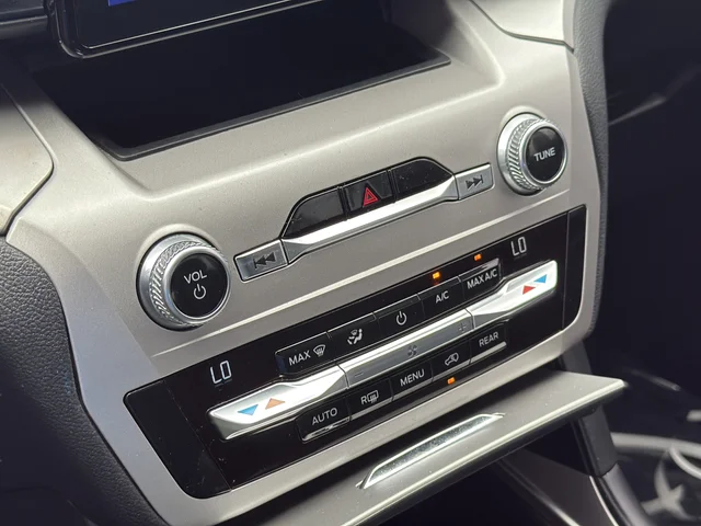 Used 2020 White Ford XLT image 29