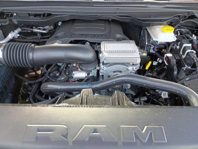 New 2026 Diamond Black Crystal Pearl-Coat Exterior Paint RAM Big Horn/Lone Star image 23