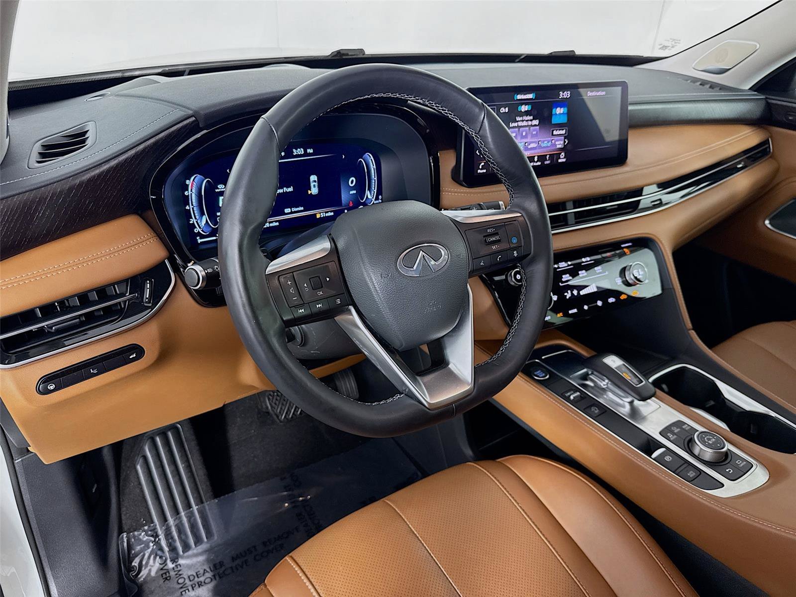 Used 2024 Majestic White INFINITI Sensory image 9