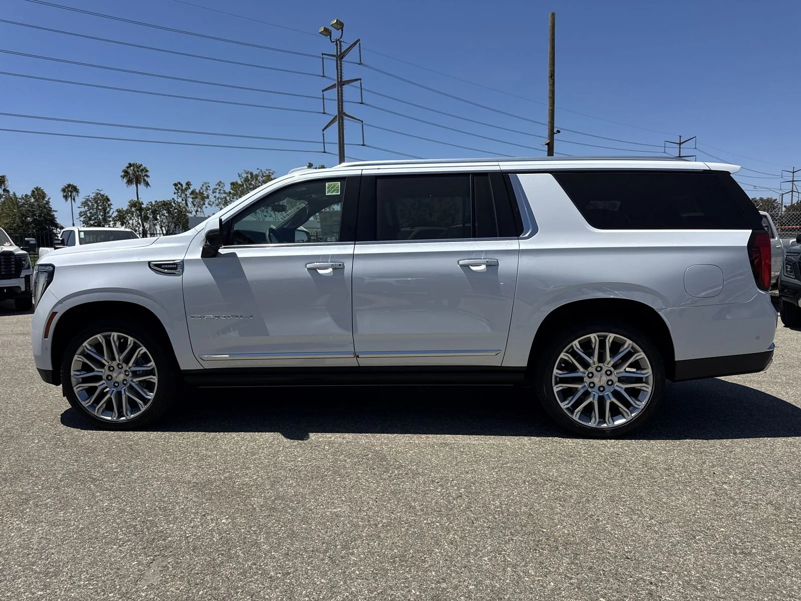 2026 GMC Yukon XL Denali - Photo 14