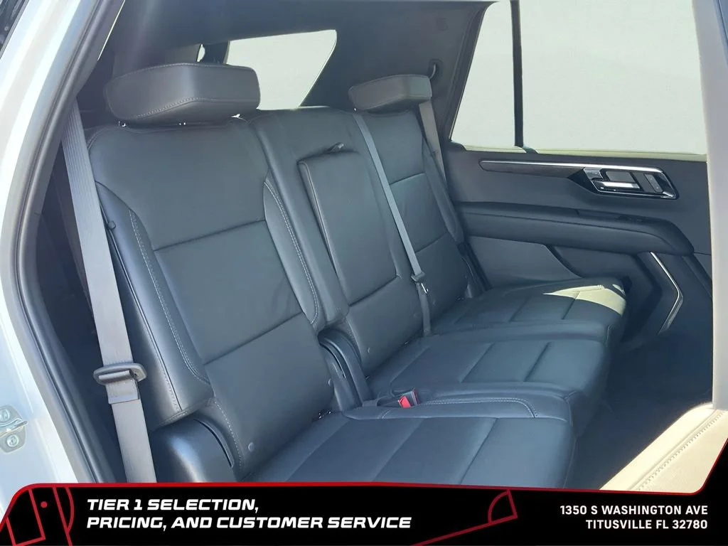 Used 2025 Summit White Chevrolet LT image 16