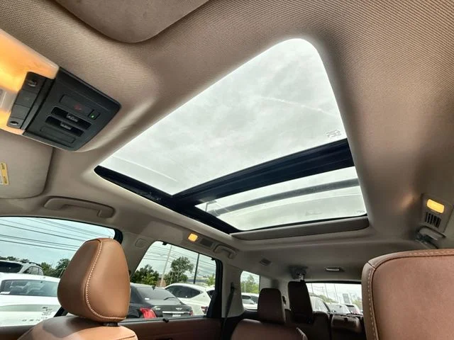 Used 2023 Black Nissan Platinum image 21
