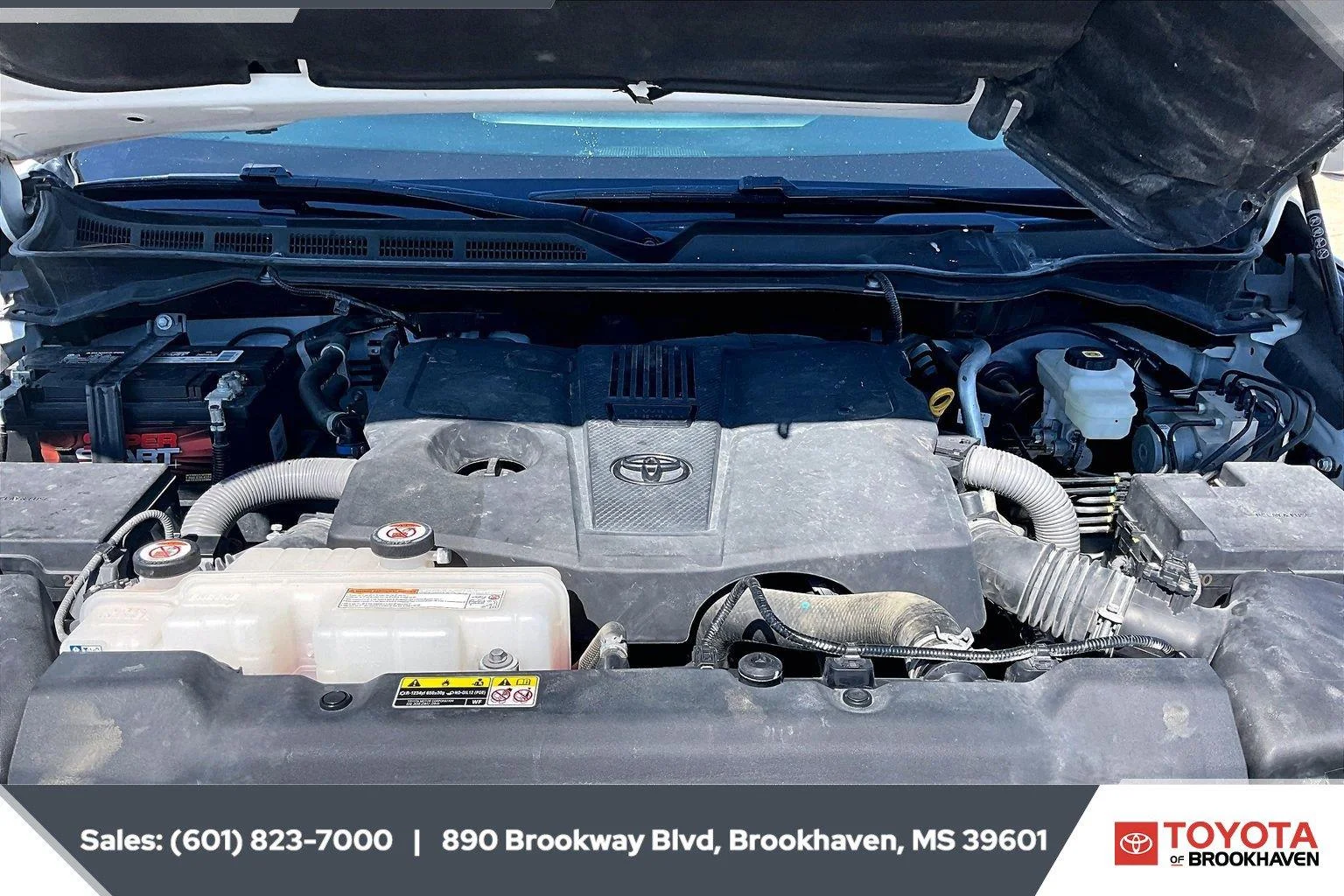 Used 2023 Ice Cap Toyota SR5 image 8