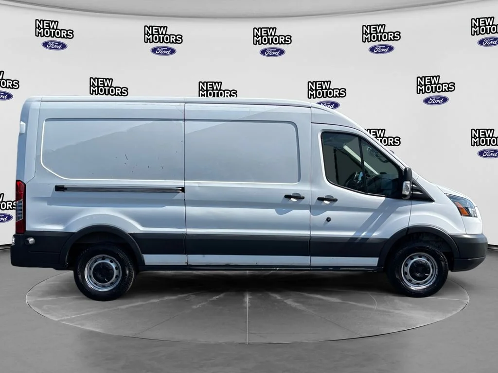 Used 2015 Oxford White Ford Base image 6