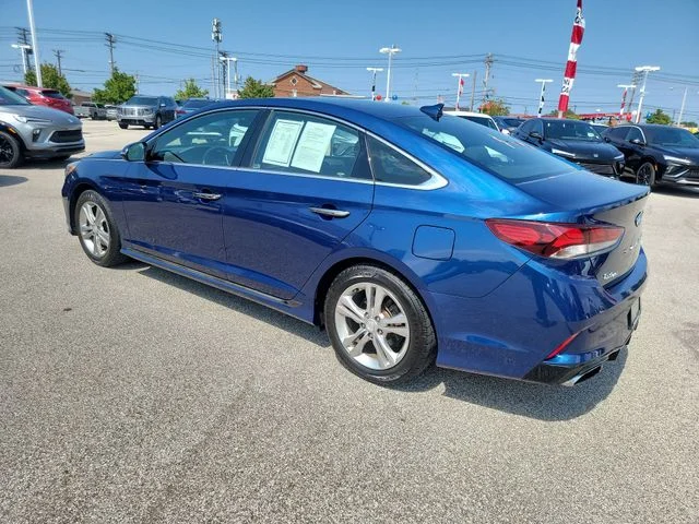 Used 2018 Blue Hyundai Sport image 38