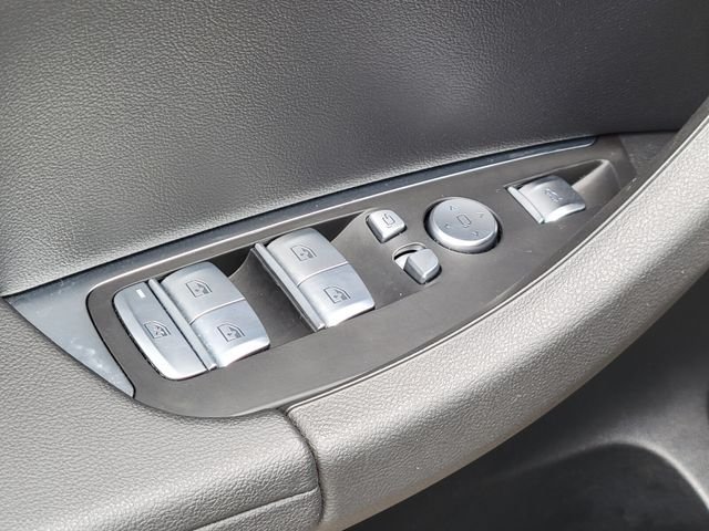 Used 2024 Gray BMW xDrive30i image 20