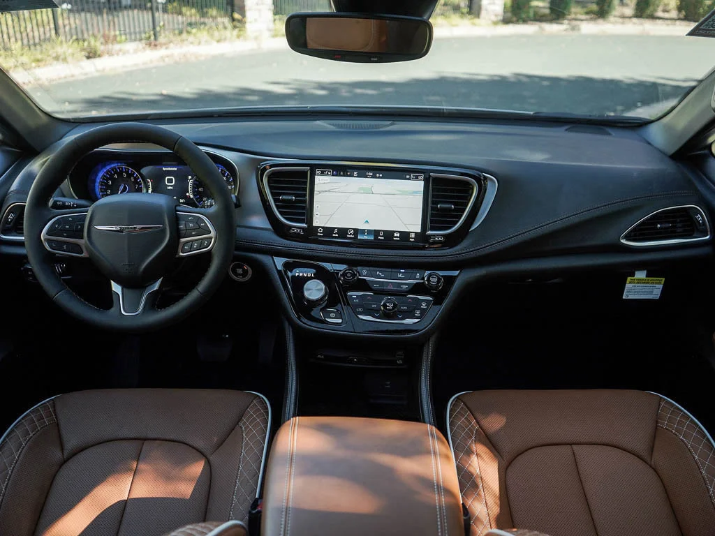 2026 Chrysler Pacifica Pinnacle - Photo 14