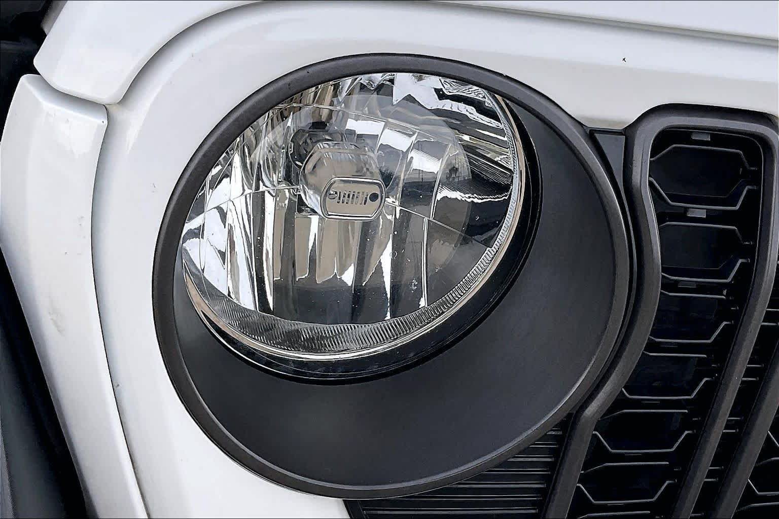 Used 2024 Bright White Clearcoat Jeep Sport S image 27