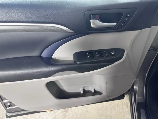 Used 2018 Gray Toyota Limited image 21