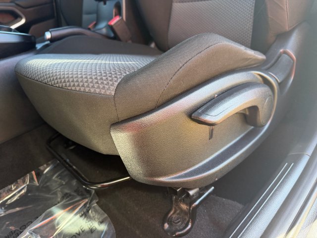 Used 2022 Red Kia LX image 9